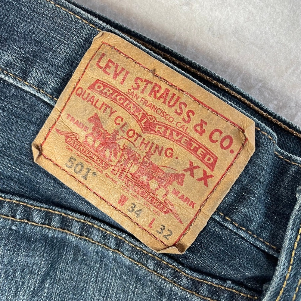 Levi's 501 Straight Leg Jeans Mens W34 L32 Blue Button Fly Denim - Picture 3 of 9